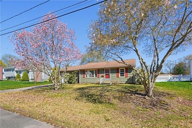 Welcome to 145 Glenwood Drive in desirable North Kingstown. This - photo 39