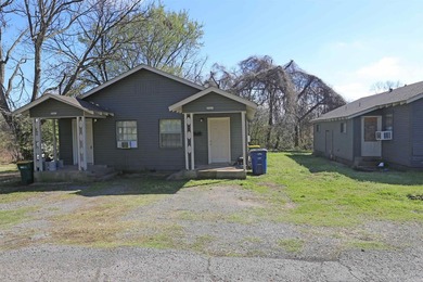 Two duplexes on one parcel offering a fantastic investment - photo 5