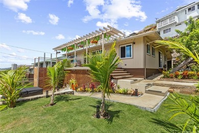 IMPROVED PRICE!! Perched on the ridge above Kahala on a quiet - photo 2
