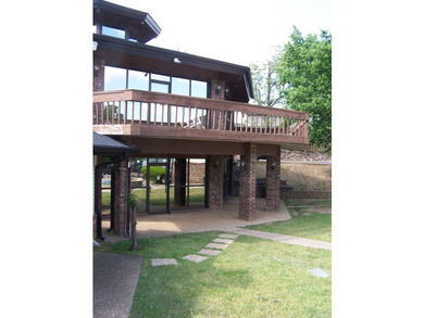 Great nightly rental...Priced to sell..gated and secure...Key - photo 8