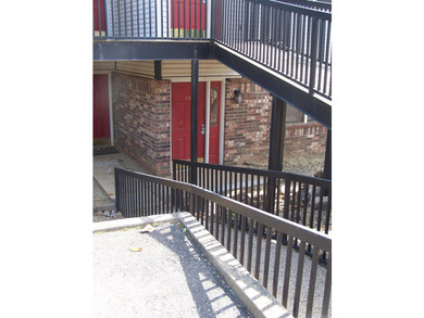 Great nightly rental...Priced to sell..gated and secure...Key - photo 9