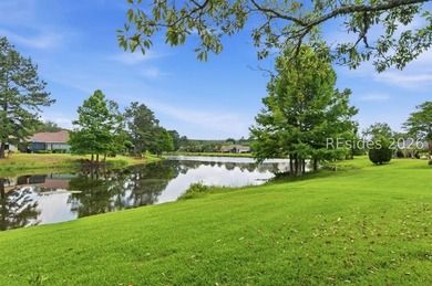 Lovely Longleaf on a very private cul-de-sac awaits a new owner - photo 2