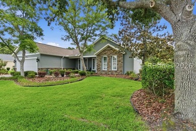 Lovely Longleaf on a very private cul-de-sac awaits a new owner - photo 4