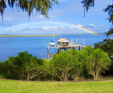 Proudly positioned on one of only 3 c.1927 ''High Bluff Lots'' - photo 9