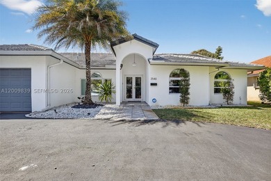 Step into a beautifully remodeled Hollywood estate where style - photo 1