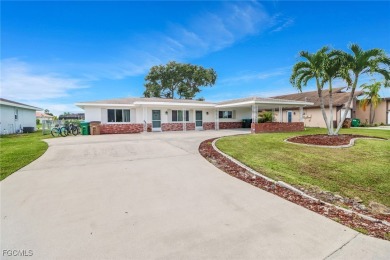 Cape Coral Lakes Area Home For Sale in Cape Coral Florida