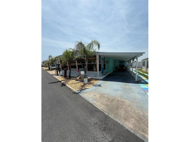 Newly reduced artist retreat beachside. This two bedroom, two - photo 1