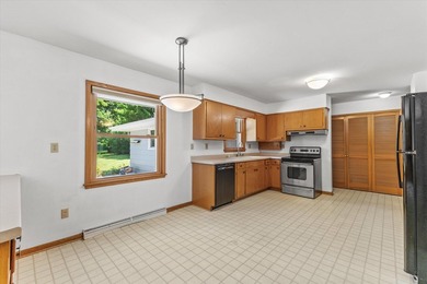 4 Bed 2 Bath Ranch Home on Over 1/2 Acre in Desirable Fox Point - photo 23