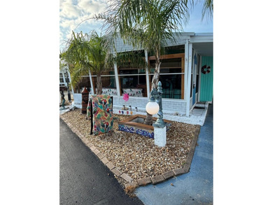 Newly reduced artist retreat beachside. This two bedroom, two - photo 3