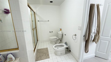Third-floor apartment located in the community of Doral Isles - - photo 28