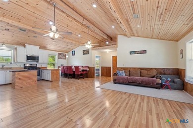 Discover a premier 45-acre cross-fenced ranch in Florence, Texas - photo 32