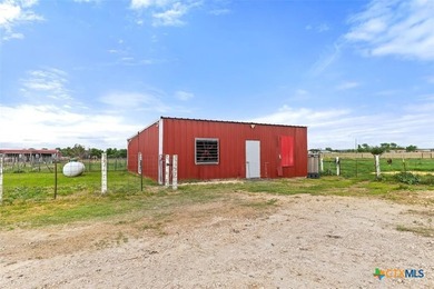 Discover a premier 45-acre cross-fenced ranch in Florence, Texas - photo 39