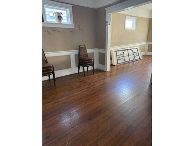 Three-bedroom home on a large lot (two lots combined into one) - photo 4