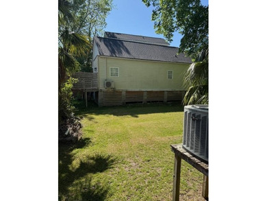 Three-bedroom home on a large lot (two lots combined into one) - photo 9