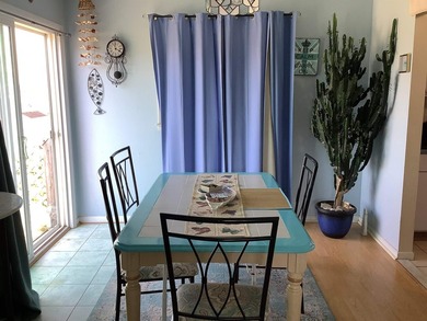 Unique neighborhood near the bay! 1452 Sq ft 2 story 3 bedroom - photo 3