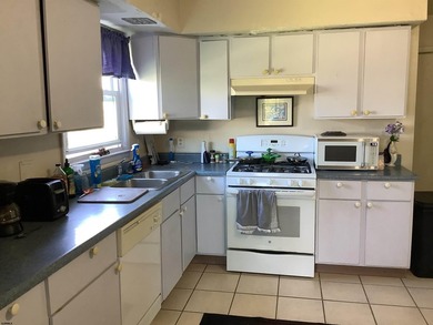 Unique neighborhood near the bay! 1452 Sq ft 2 story 3 bedroom - photo 6
