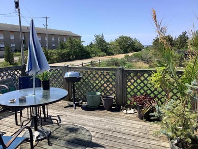 Unique neighborhood near the bay! 1452 Sq ft 2 story 3 bedroom - photo 7