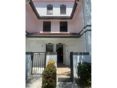 (private lake, pond, coastal) Condo Active Under Contract in Pembroke Pines Florida