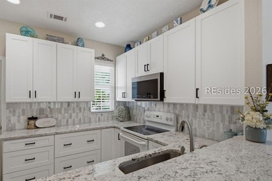 Welcome home to this charming & beautifully updated retreat - photo 12