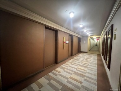 Welcome to the Continental Building. Doorman at the front, Built - photo 19