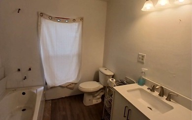 This Silver Lake package includes a durable 2BD/1BA block home - photo 23