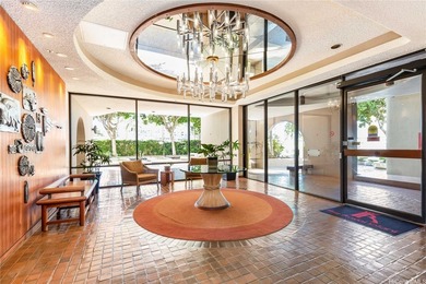 Royal Iolani is ideally situated right next to the prestigious - photo 3