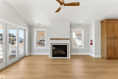 READY FOR IMMEDIATE OCCUPANCY! Welcome to this incredible luxury - photo 8