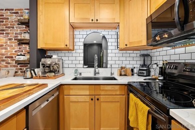 Big City Living at the Beach! You won't want to miss this - photo 4