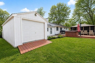 Opportunity knocks in Mastic Beach! This 3-bedroom, 2-bath ranch - photo 19