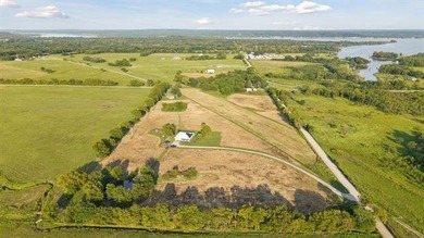 Discover peaceful country living just minutes from Lake Hudson - photo 28