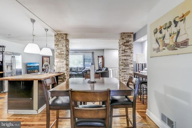 This charming split foyer home features an open floor plan with - photo 4