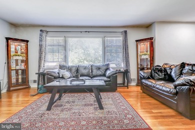 This charming split foyer home features an open floor plan with - photo 7