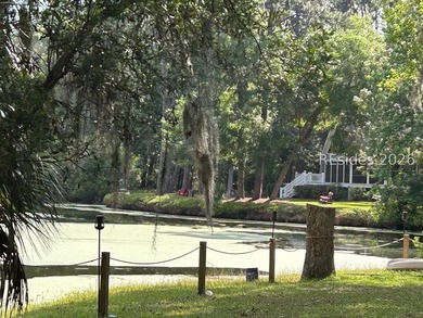 Highlighted by large Oaks and overlooking Lake Best in Melrose - photo 7