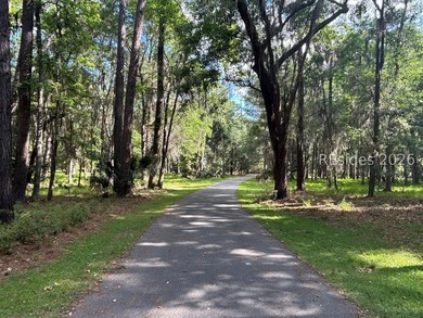 Highlighted by large Oaks and overlooking Lake Best in Melrose - photo 8