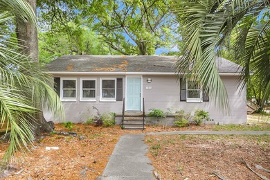 Unlock the potential of this 3-bedroom, 2-bathroom property - photo 1