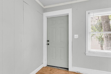 Unlock the potential of this 3-bedroom, 2-bathroom property - photo 3