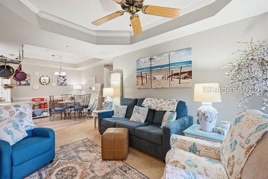 Top-floor 2 bed, 2 bath condo with stunning views overlooking - photo 4