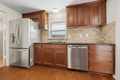 Nestled in the heart of highly sought-after Canyon Creek, this - photo 10