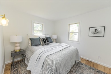 Welcome to 40 Mac Arthur Rd! Deal died, no fault to the seller - photo 18