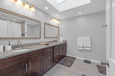 Welcome to this very clean, meticulously maintained, and - photo 19