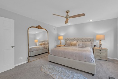 Welcome to this very clean, meticulously maintained, and - photo 21