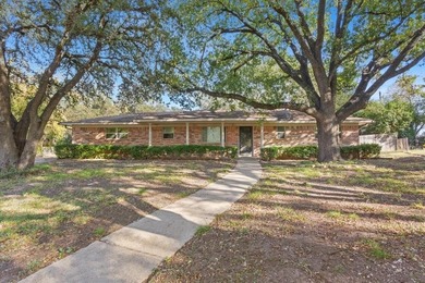 Lake Waco Home For Sale in Woodway Texas