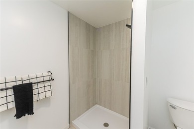 Welcome to 40 Mac Arthur Rd! Deal died, no fault to the seller - photo 22