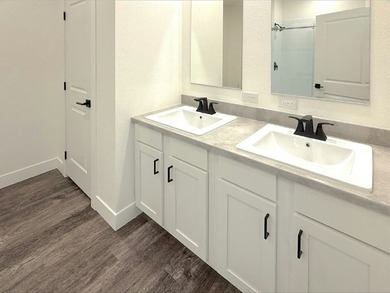 Experience unmatched comfort in Cottonwood! Step into a home - photo 22