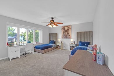 Welcome to this very clean, meticulously maintained, and - photo 23