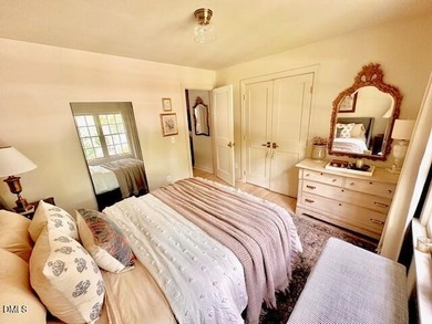 A unique opportunity to acquire a furnished luxury turn-key home - photo 23