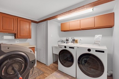 Welcome to this very clean, meticulously maintained, and - photo 27