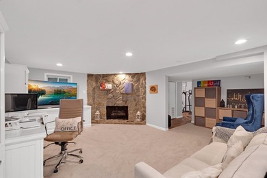 Welcome to this very clean, meticulously maintained, and - photo 29