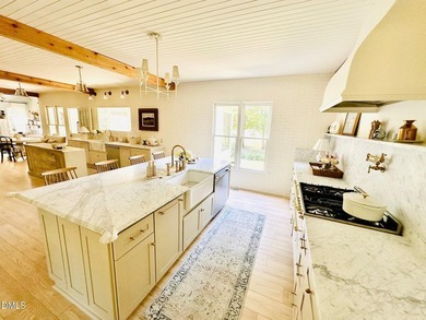 A unique opportunity to acquire a furnished luxury turn-key home - photo 30