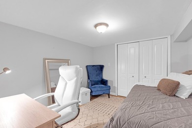 Welcome to this very clean, meticulously maintained, and - photo 32